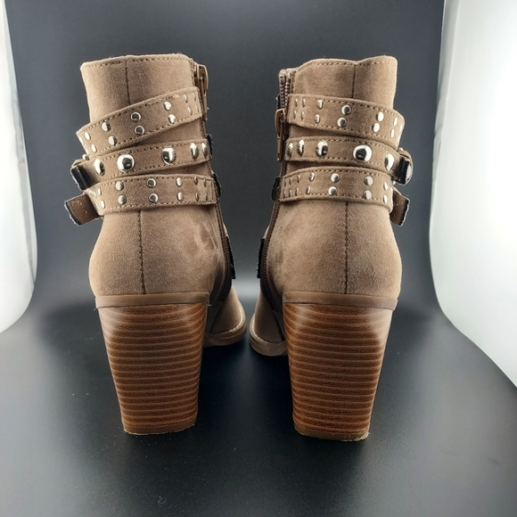 Women's Madden NYC Kalleen taupe ankle boots - Size 6M - Picture 5 of 9